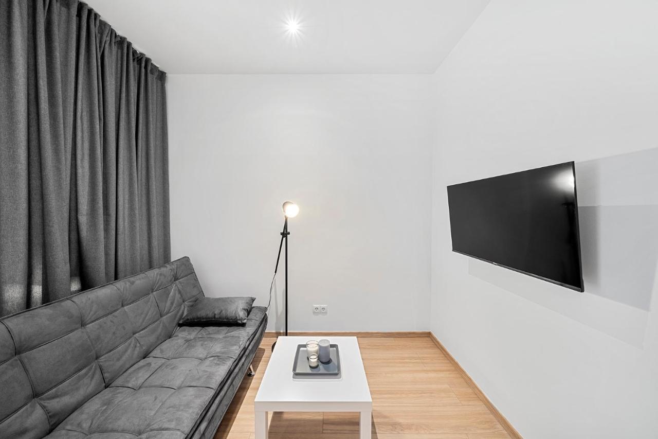 Boutique Space Vie #3O3 Apartment Wina Bagian luar foto